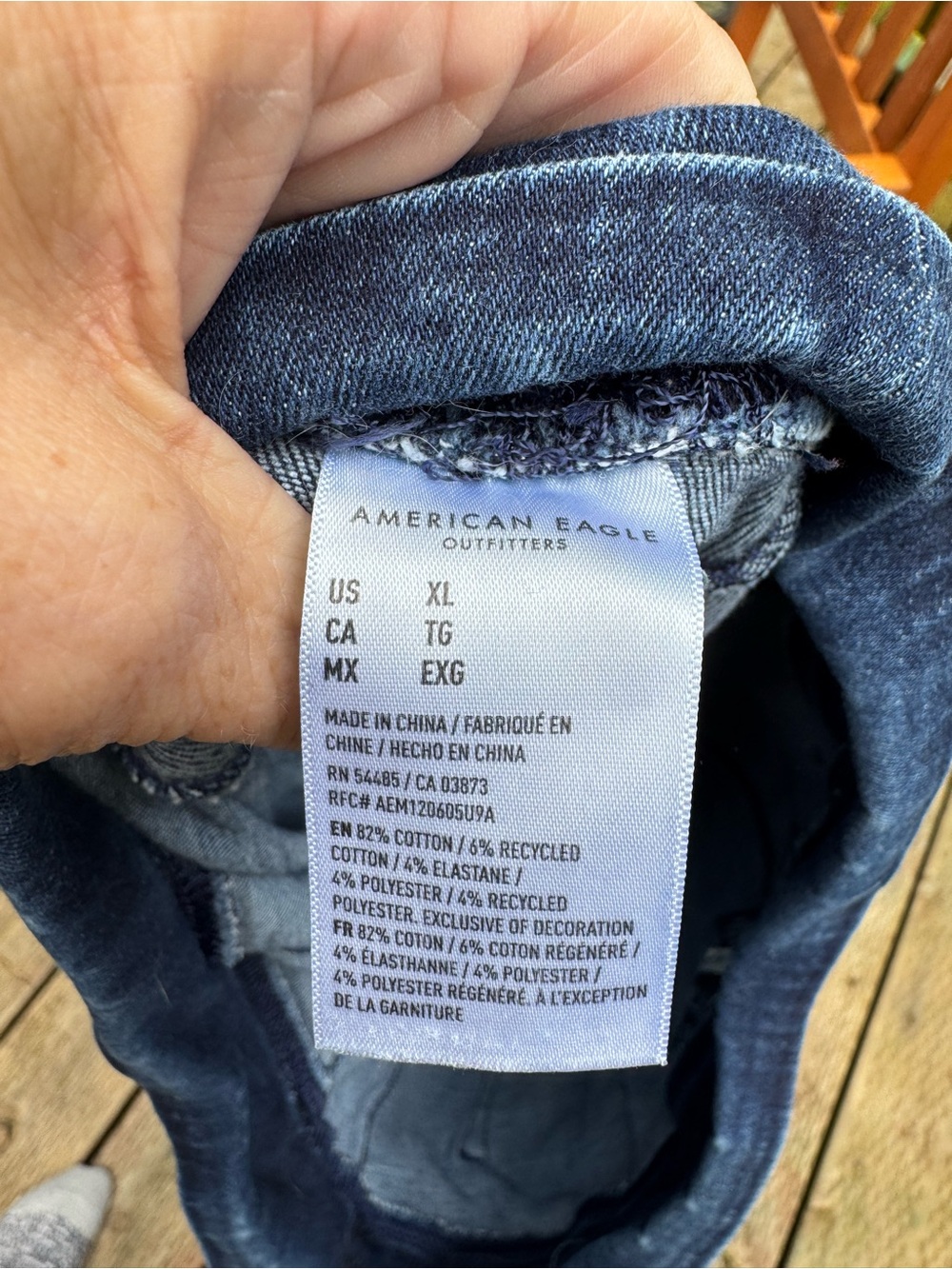 American Eagle Outfitters Women's Flare Jeans in Blue stretch waist - Picture 3 of 4